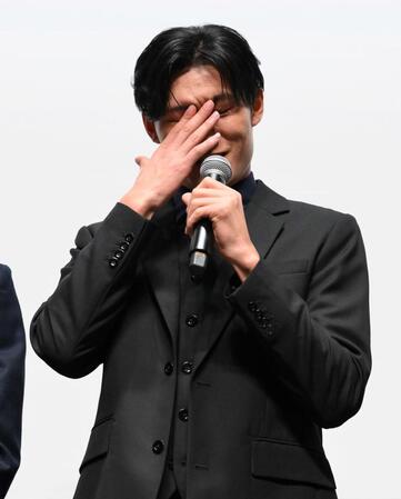 【写真】横田慎太郎さんを演じた松谷鷹也 父は元巨人ドラ2投手 涙ながらに語った思い