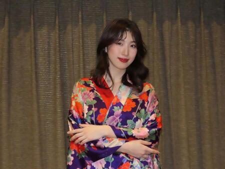 　舞台「ストリッパー物語」に主演の日比美思