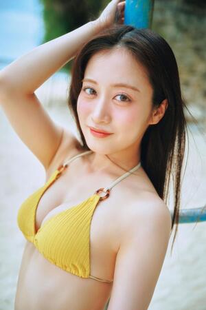 　川上千尋の初写真集「永遠未遂」内カット（撮影：岡本武志）