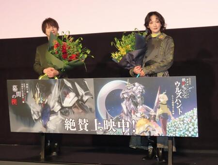 　舞台あいさつに登壇した生駒里奈（右）と河西健吾