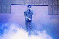 　ステージで熱唱したＢＴＳ　ＪＩＮ　（Ｐ）＆（Ｃ）ＢＩＧＨＩＴ　ＭＵＳＩＣ