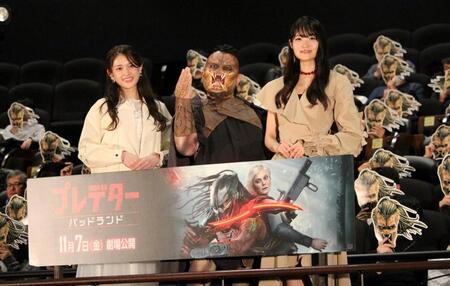 　ジャパンプレミアイベントに登壇した（左から）松村沙友理、ハリウッドザコシショウ、早見沙織