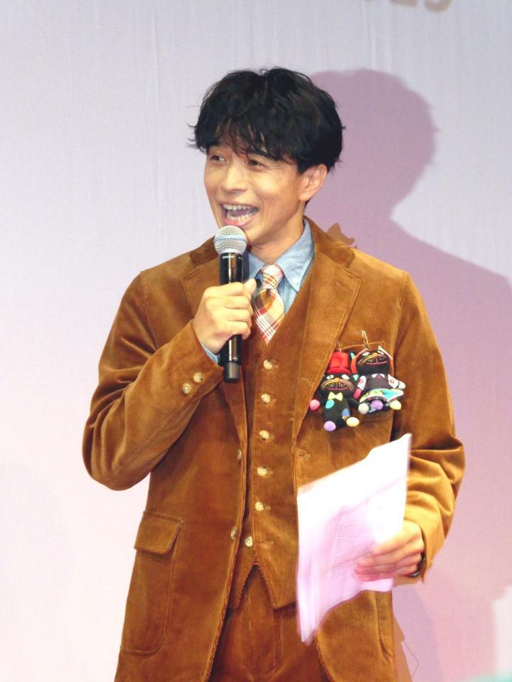 　トークする井ノ原快彦