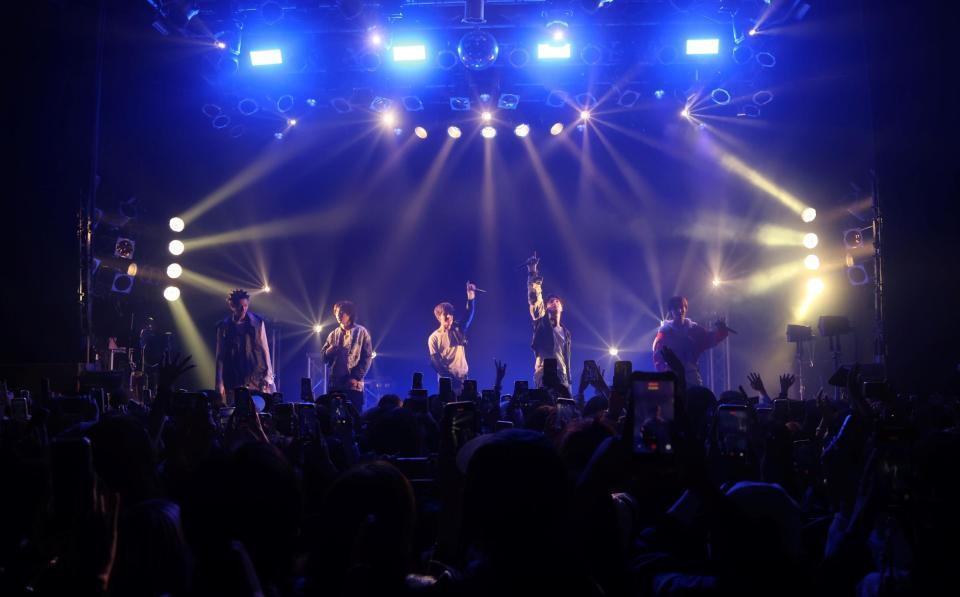 　ショーケースを行ったＣＯＲＴＩＳ（撮影・石井剣太郎）