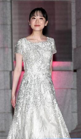 　会場に入る芦田愛菜（撮影・佐藤厚）