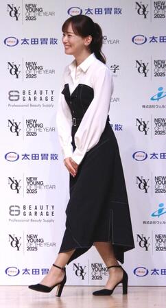 　笑顔で登壇した皆藤愛子