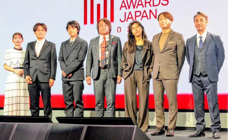 　「ＭＵＳＩＣ　ＡＷＡＲＤＳ　ＪＡＰＡＮ　２０２６」の記者発表会に出席した（左から）山本里菜アナウンサー、芝那典氏、櫻井海音、野村達矢実行委員長、ヒコロヒー、松島功氏、クリス・ペプラー