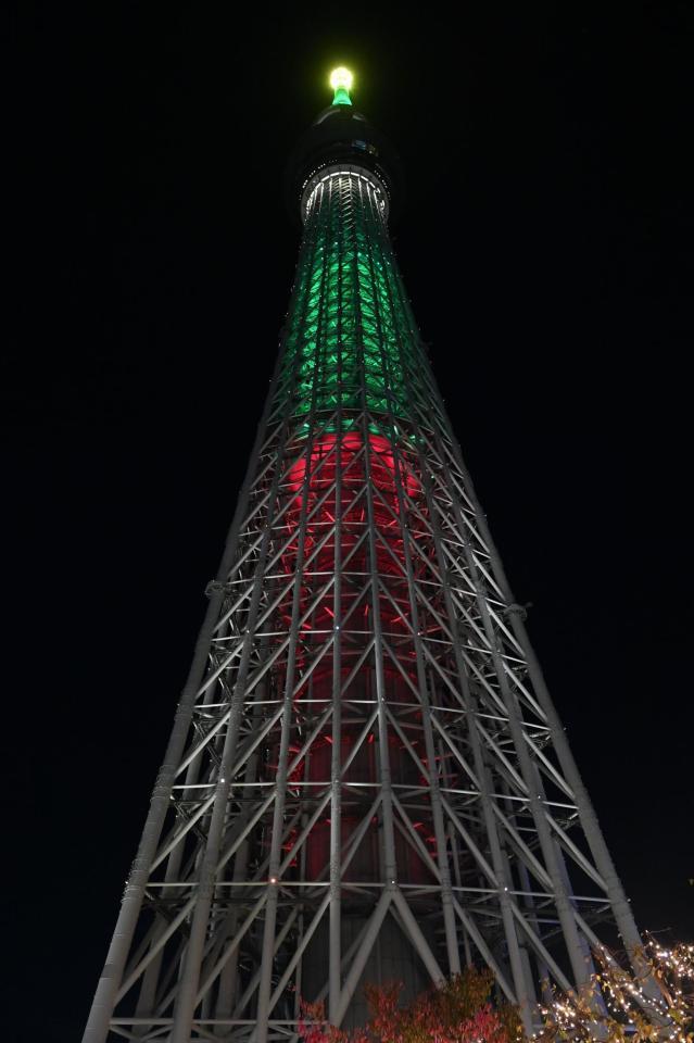 　点灯された東京スカイツリー（撮影・園田高夫）