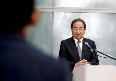 　会見するフジテレビ・清水賢治社長（撮影・金田祐二）