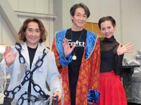 　稽古場取材会に登場した（左から）吉田要士、吉田栄作、土屋アンナ