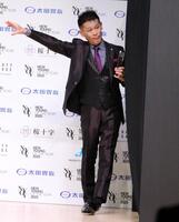 　ステージからなかなかはけない柳沢慎吾