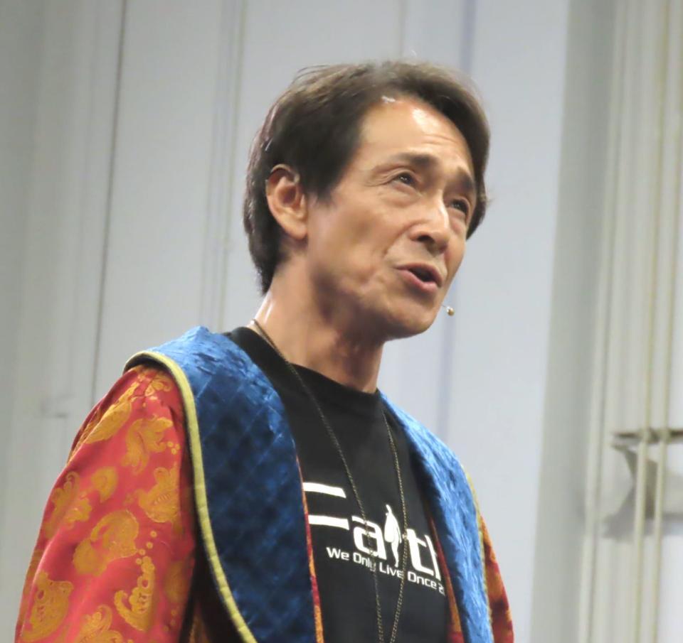 　ミュージカル「クリスマス・キャロル」の稽古場取材会に出席した吉田栄作