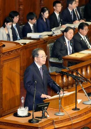 　衆院本会議で代表質問する公明党の斉藤代表＝５日午後