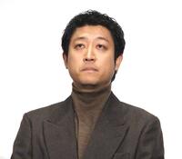 　映画「愚か者の身分」公開御礼舞台あいさつに登壇した嶺豪一