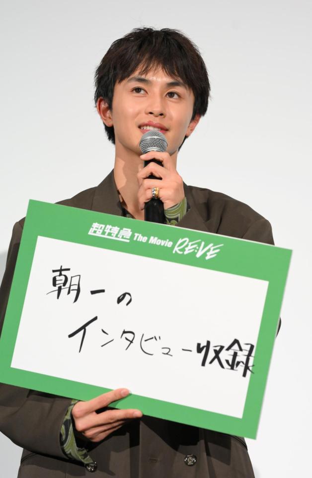 　映画撮影の裏側を語る超特急・タクヤ（撮影・伊藤笙子）