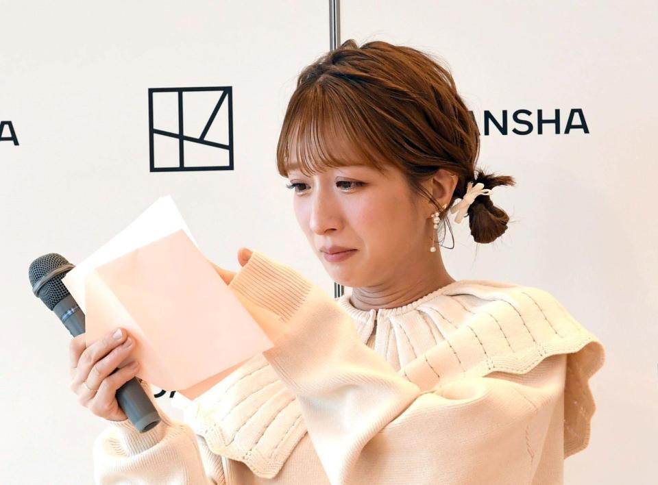 　長女・希空さんからの手紙を読み、目を潤ませる辻希美（撮影・佐藤厚）