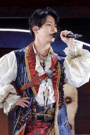 　ラストライブでマイクを握るＫＡＴ－ＴＵＮの亀梨和也