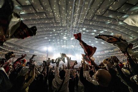 　矢沢永吉ソロデビュー５０周年記念ライブ全景＝ＰＨＯＴＯ：ＨＩＲＯ　ＫＩＭＵＲＡ