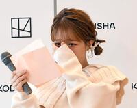 　長女・希空さんからの手紙を読み、目を潤ませる辻希美（撮影・佐藤厚）