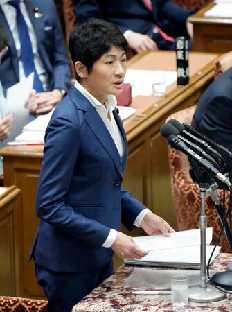 　衆院予算委で質問する立憲民主党の西村智奈美氏