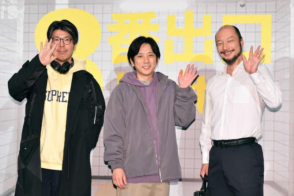 　舞台あいさつを行った（左から）川村元気監督、二宮和也、河内大和（撮影・開出牧）