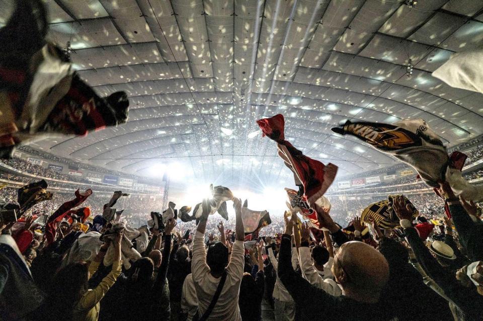 　矢沢永吉ソロデビュー５０周年記念ライブ全景＝ＰＨＯＴＯ：ＨＩＲＯ　ＫＩＭＵＲＡ