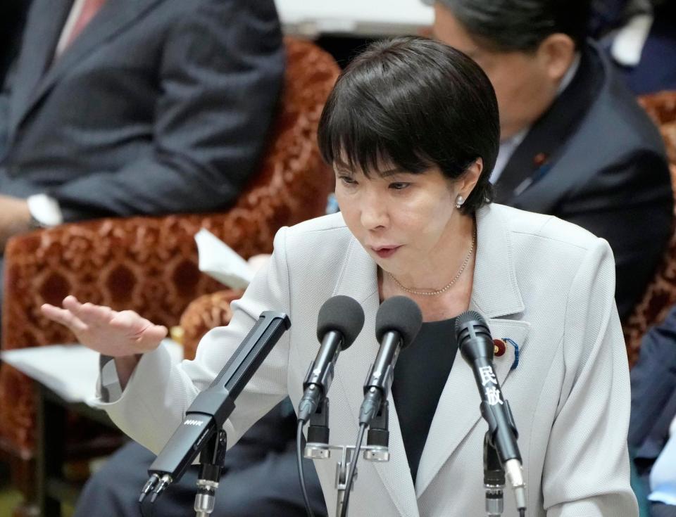 衆院予算委で答弁する高市首相＝10日午前