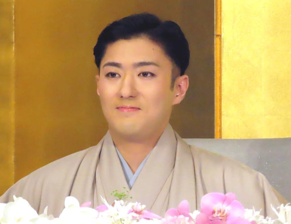 　結婚会見を行った中村橋之助