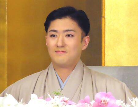 　結婚会見を行った中村橋之助