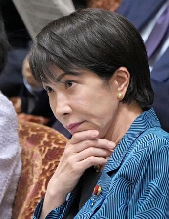 　衆院予算委で質問を聞く高市首相＝11日午後
