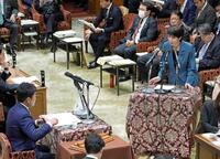 　衆院予算委で答弁する高市首相＝11日午後