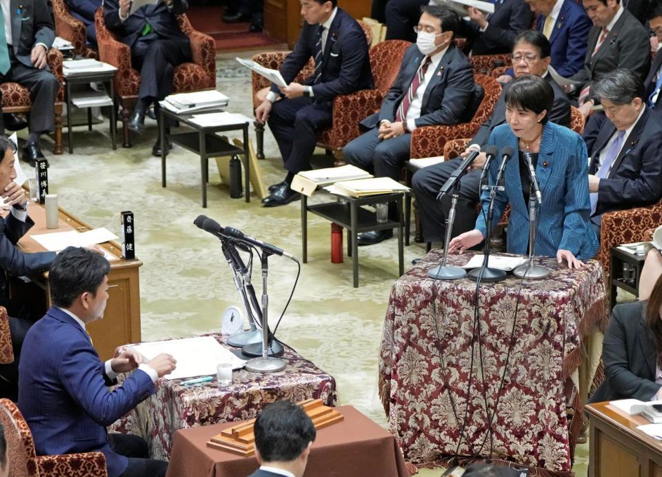 　衆院予算委で答弁する高市首相＝11日午後