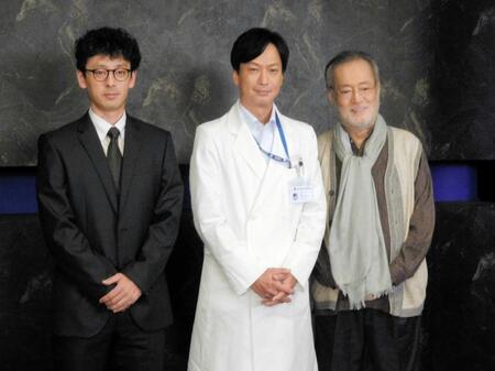 　取材会に出席した（左から）滝藤賢一、椎名桔平、仲代達矢さん＝１５年