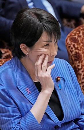 　参院予算委で質問を聞く高市首相