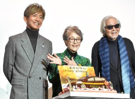 木村拓哉　通天閣にタクシーで降臨　大歓声に圧倒　５３歳バースデーを倍賞千恵子が生歌でサプライズ祝福