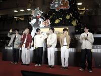 　点灯式に登場したＢＯＹＮＥＸＴＤＯＯＲ（Ｃ）　＆　ＴＭ　Ｔｕｒｎｅｒ　Ｅｎｔｅｒｔａｉｎｍｅｎｔ　Ｃｏ．　（ｓ２５）