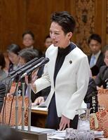 　参院予算委で質問する立憲民主党の蓮舫氏