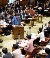 　参院予算委で答弁する高市首相