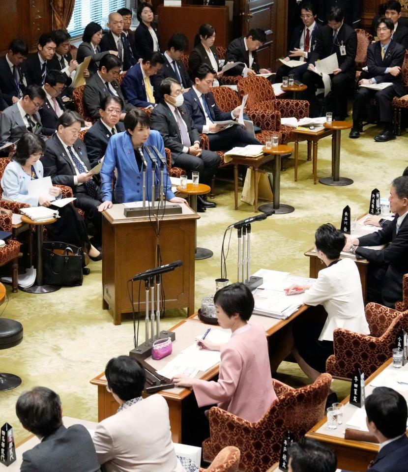 　参院予算委で答弁する高市首相