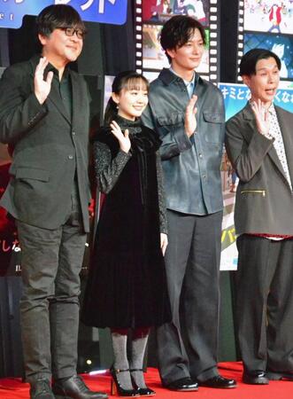 　（左から）細田守監督、芦田愛菜、岡田将生、ハライチ・岩井勇気