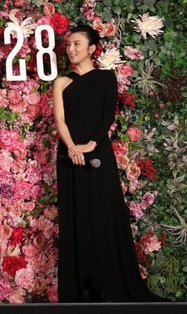 １０月２８日、映画の舞台あいさつに登場した田中麗奈