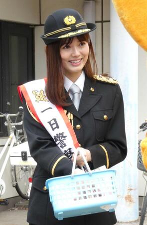 谷尻萌　一日警察署長で「警察が取り締まってくれてる安心感があります」