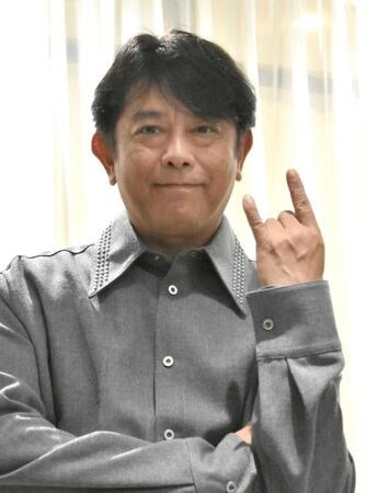 　ポーズを決める前田耕陽