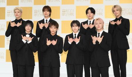 　＆ＴＥＡＭの（前列左から）ＴＡＫＩ、ＨＡＲＵＡ、ＹＵＭＡ、ＮＩＣＨＯＬＡＳ（後列同）ＭＡＫＩ、ＥＪ、ＦＵＭＡ、Ｋ（撮影・堀内翔）