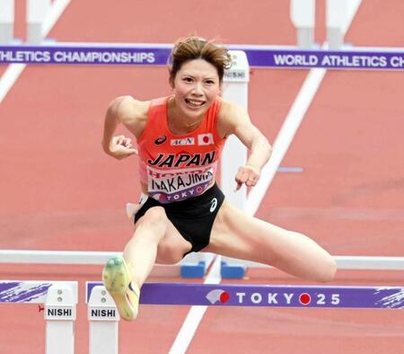 世界陸上の女子１００メートル障害で準決勝進出を決めた中島ひとみ＝国立競技場（撮影・石井剣太郎）