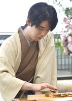 　史上３人目の永世竜王と４人目の永世三冠を達成した藤井聡太竜王（日本将棋連盟提供）