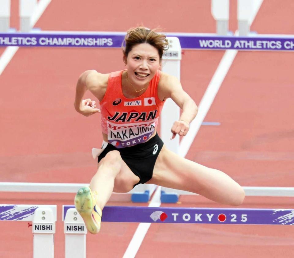 世界陸上の女子１００メートル障害で準決勝進出を決めた中島ひとみ＝国立競技場（撮影・石井剣太郎）