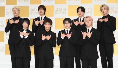 　（前列左から）ＴＡＫＩ、ＨＡＲＵＡ、ＹＵＭＡ、ＮＩＣＨＯＬＡＳ（後列同）ＭＡＫＩ、ＥＪ、ＦＵＭＡ、Ｋ（撮影・堀内翔）