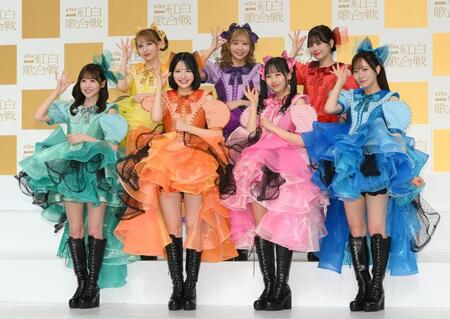 　ＦＲＵＩＴＳ　ＺＩＰＰＥＲの（左から）櫻井優衣、早瀬ノエル、鎮西寿々歌、仲川瑠夏、松本かれん、月足天音、真中まな（撮影・堀内翔）