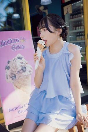 　伊織芽衣１ｓｔ写真集「芽色-めいろ-」ⓒＫＡＤＯＫＡＷＡ　ＰＨＯＴＯ／田中智久　